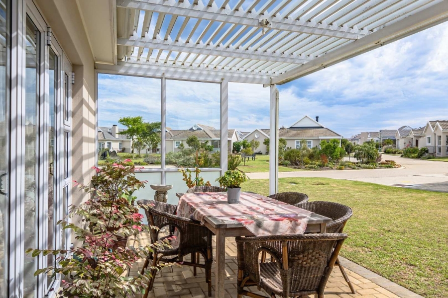 2 Bedroom Property for Sale in Heiderand Western Cape